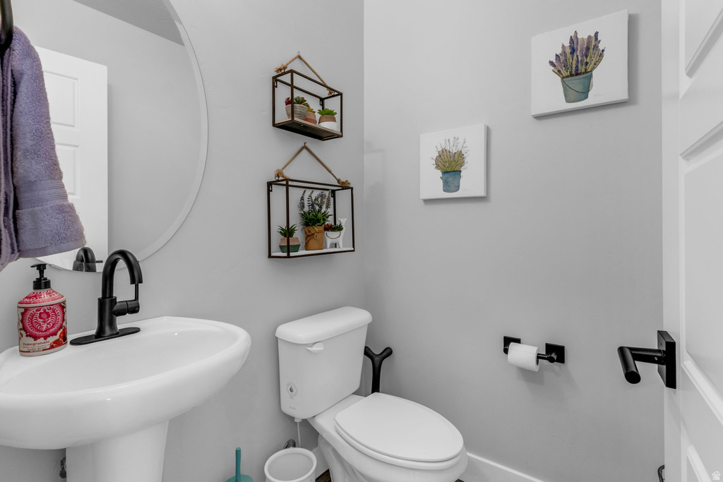 2049 W NATALIE AVE Syracuse, UT 84075