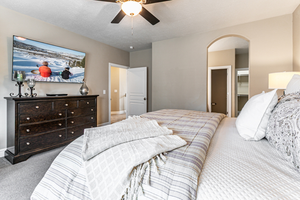 3285 W BLACK HAWK DR South Jordan, UT 84095