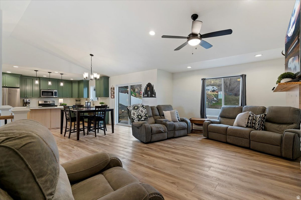 639 W 2150 S Perry, UT 84302