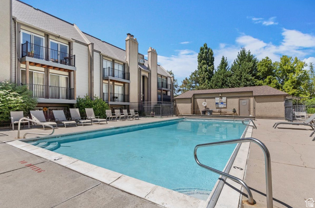 5327 S 560 E #F Murray, UT 84107