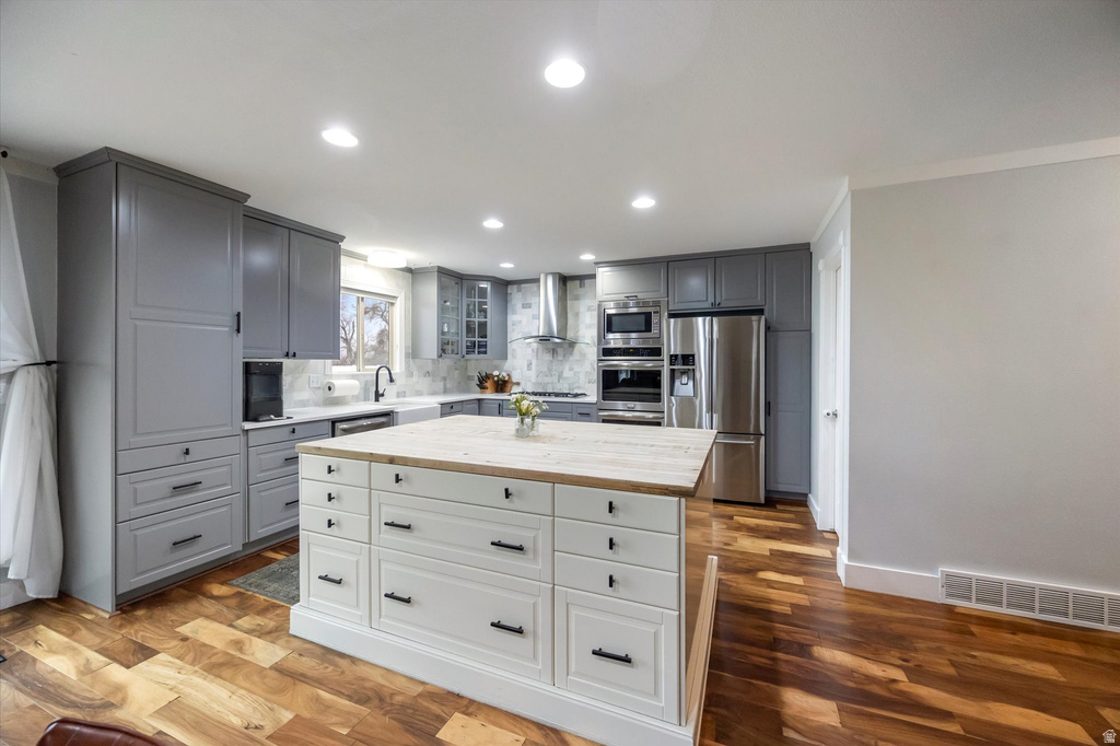 2815 W 560 S Lehi, UT 84043