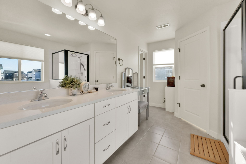 3158 S 2550 W Syracuse, UT 84075