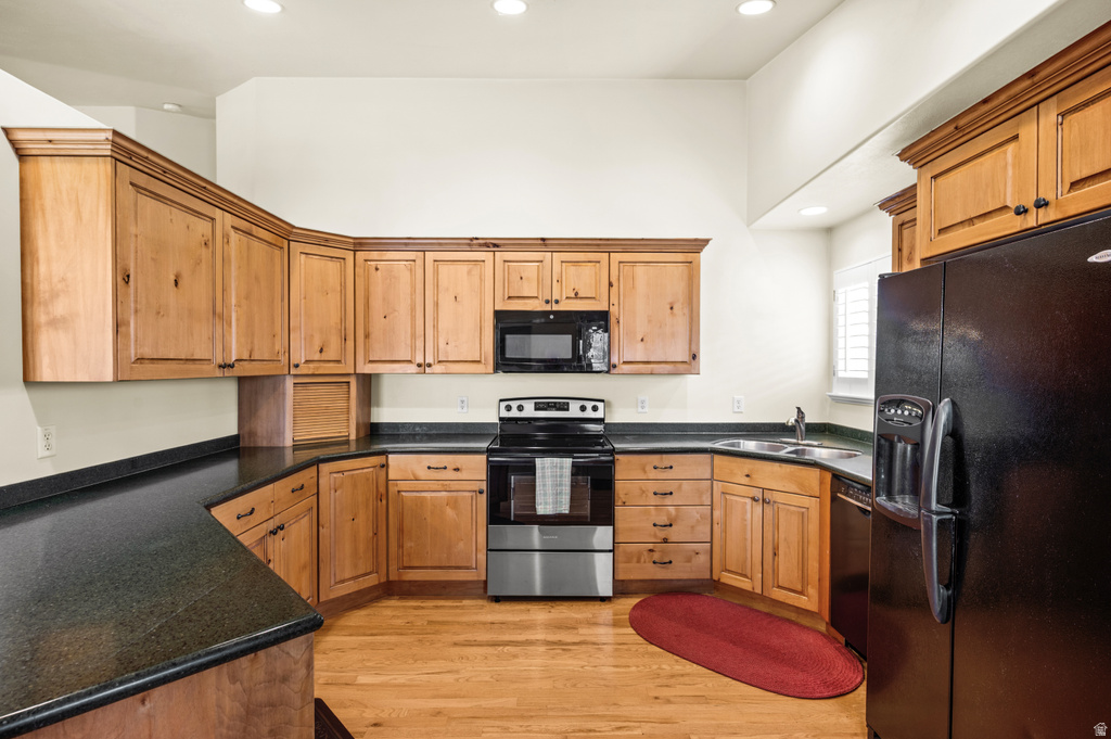 7432 S GREEN BERRY CT Midvale, UT 84047