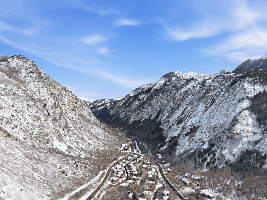 3773 E QUAIL HILL LN #104 Sandy, UT 84092