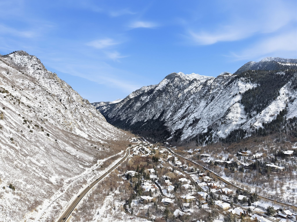 3773 E QUAIL HILL LN #104 Sandy, UT 84092