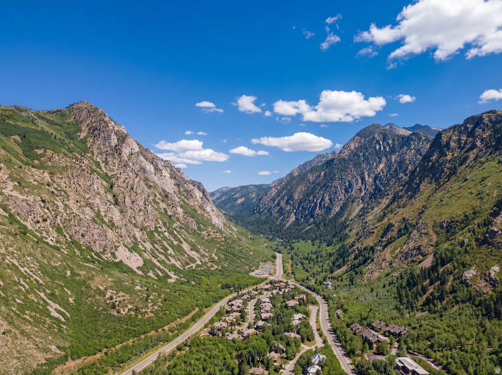 3773 E QUAIL HILL LN #104 Sandy, UT 84092