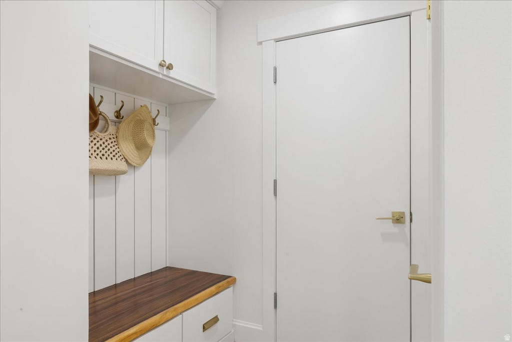 1518 S CANTERBURY DR Salt Lake City, UT 84108