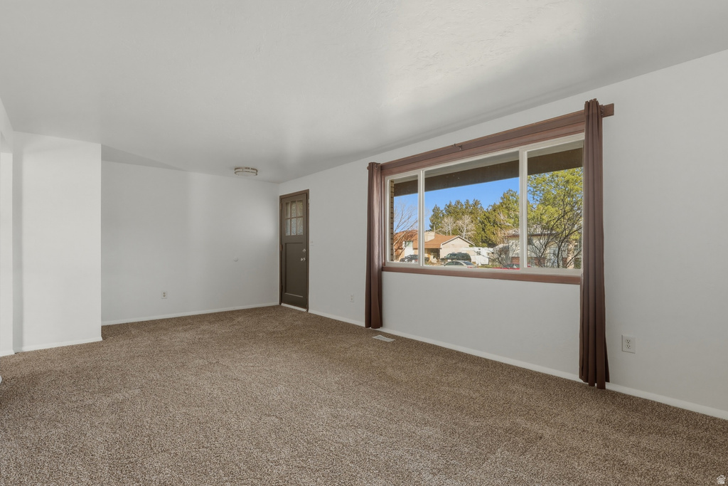 6618 S DIXIE DR West Jordan, UT 84084