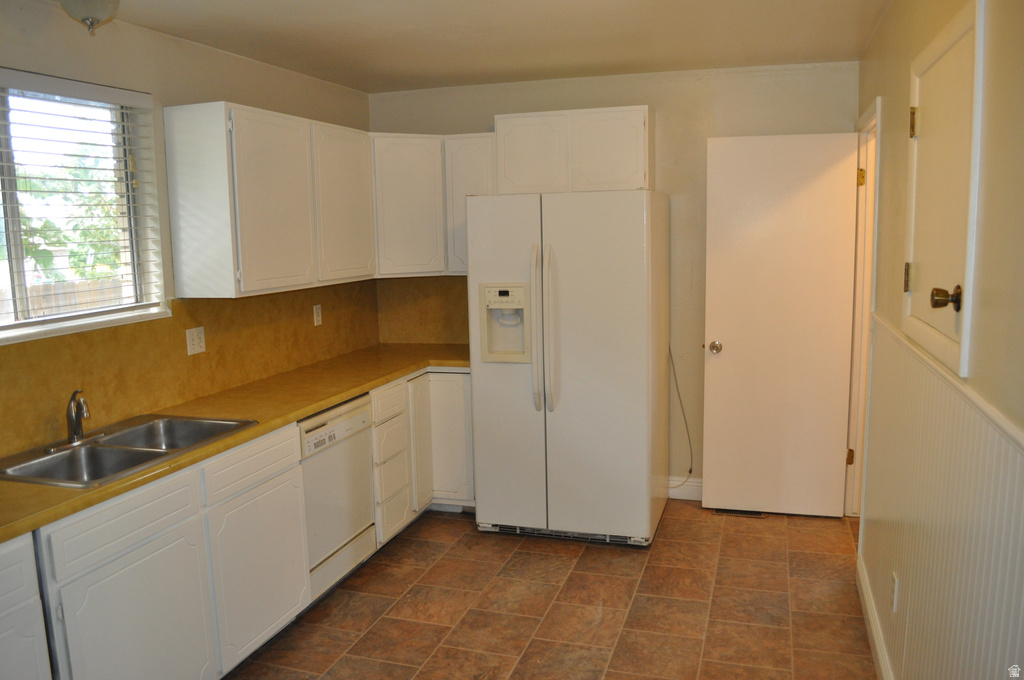 332 W HARVARD DR Midvale, UT 84047