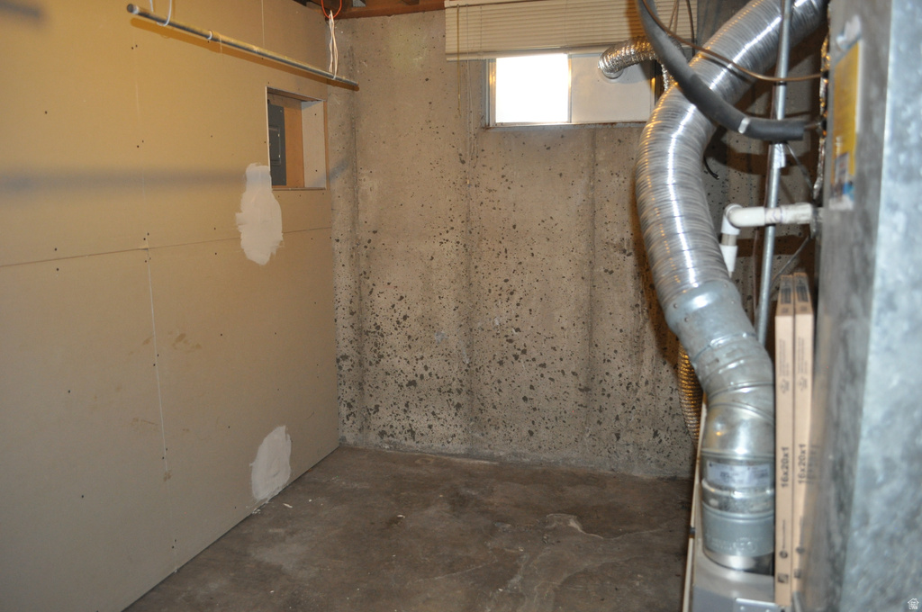 332 W HARVARD DR Midvale, UT 84047