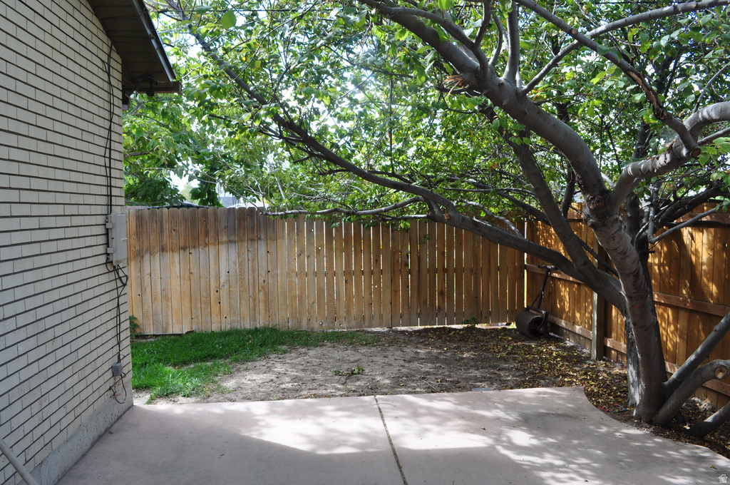 332 W HARVARD DR Midvale, UT 84047