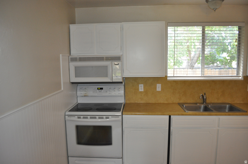 332 W HARVARD DR Midvale, UT 84047