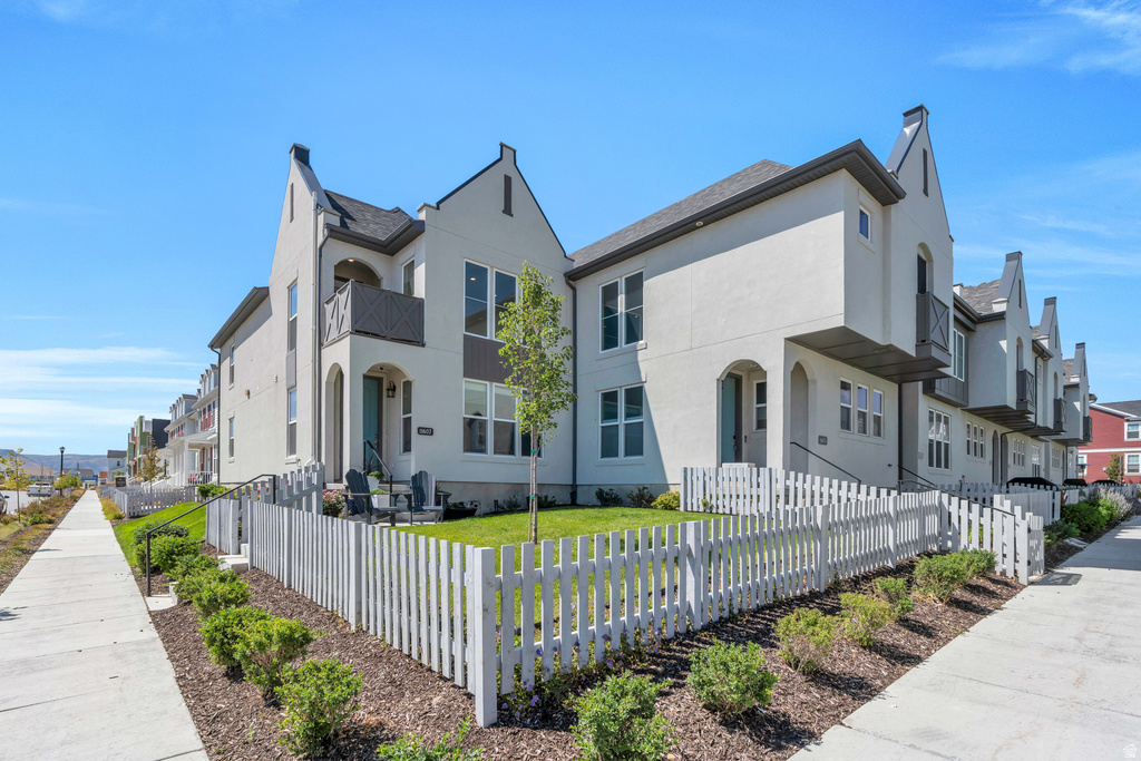 11607 S DORIAN DR South Jordan, UT 84009