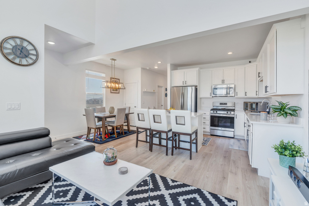 11607 S DORIAN DR South Jordan, UT 84009