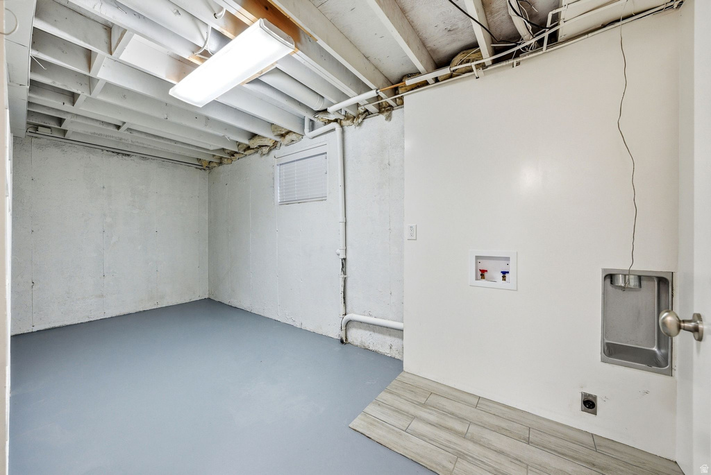 8583 S HARVARD PARK DR Sandy, UT 84094