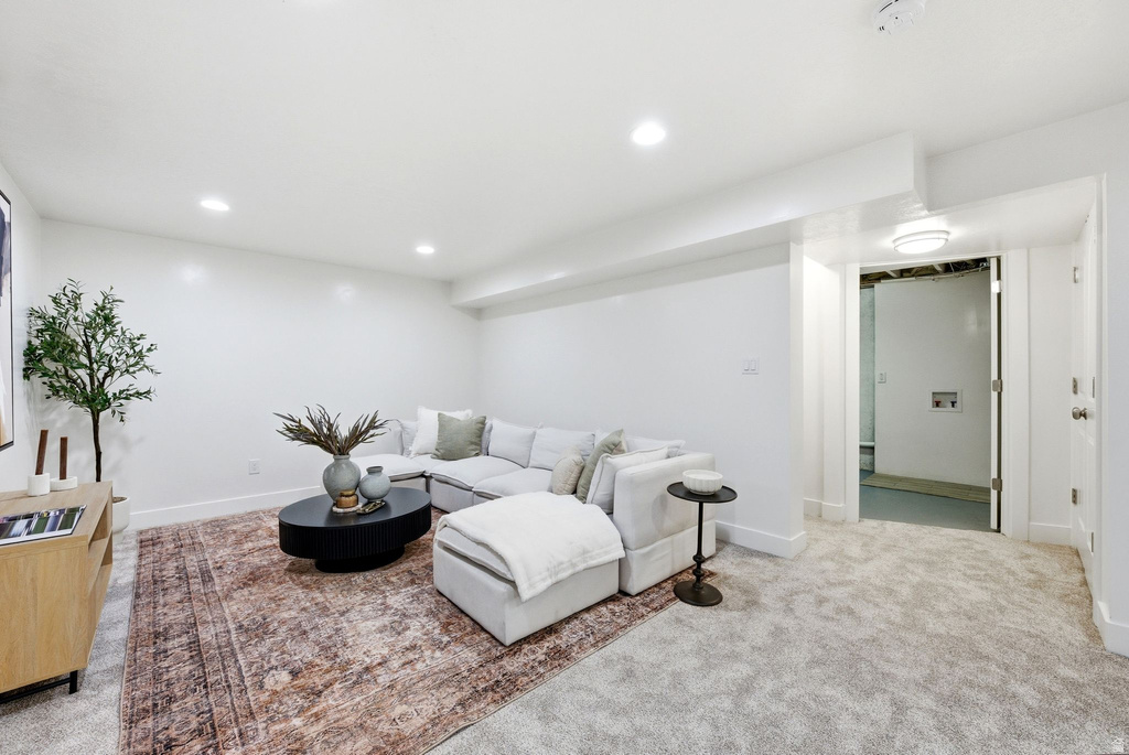 8583 S HARVARD PARK DR Sandy, UT 84094