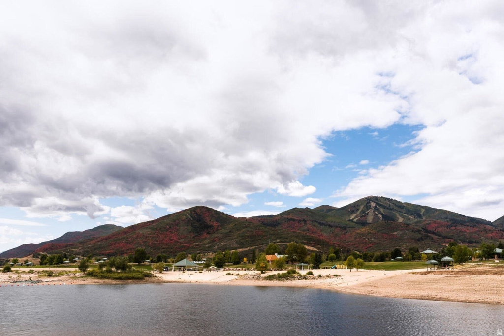 488 E KAYAK DR #204 Hideout, UT 84036