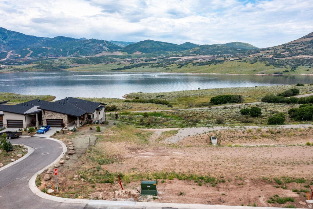488 E KAYAK DR #204 Hideout, UT 84036
