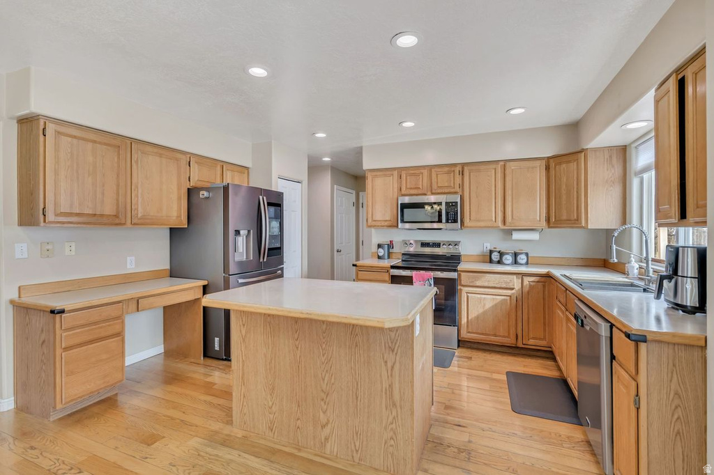 468 E MONTANA DR Sandy, UT 84070