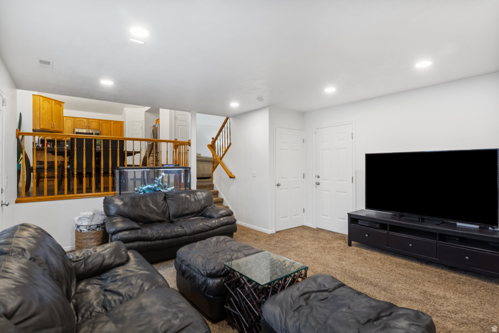 558 EASTPOINTE CIR North Salt Lake, UT 84054