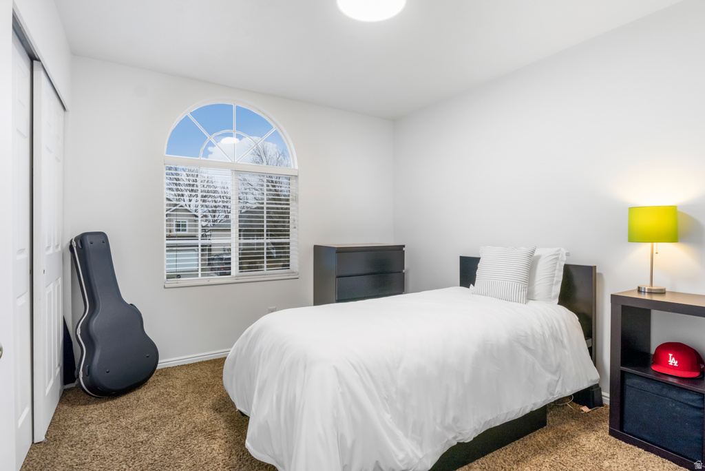 558 EASTPOINTE CIR North Salt Lake, UT 84054