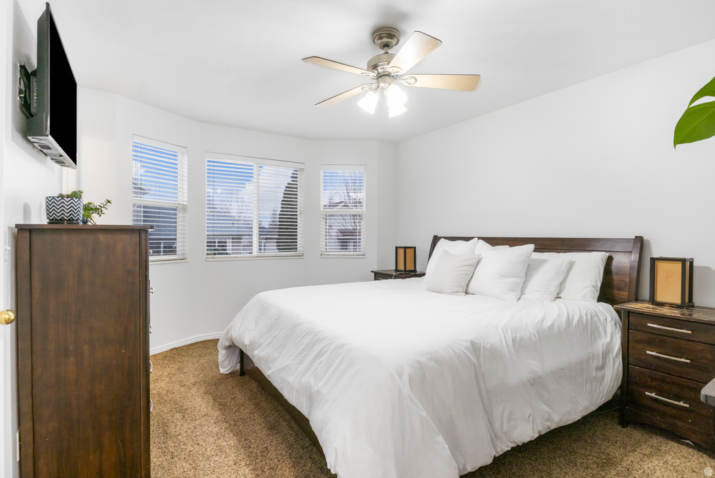 558 EASTPOINTE CIR North Salt Lake, UT 84054