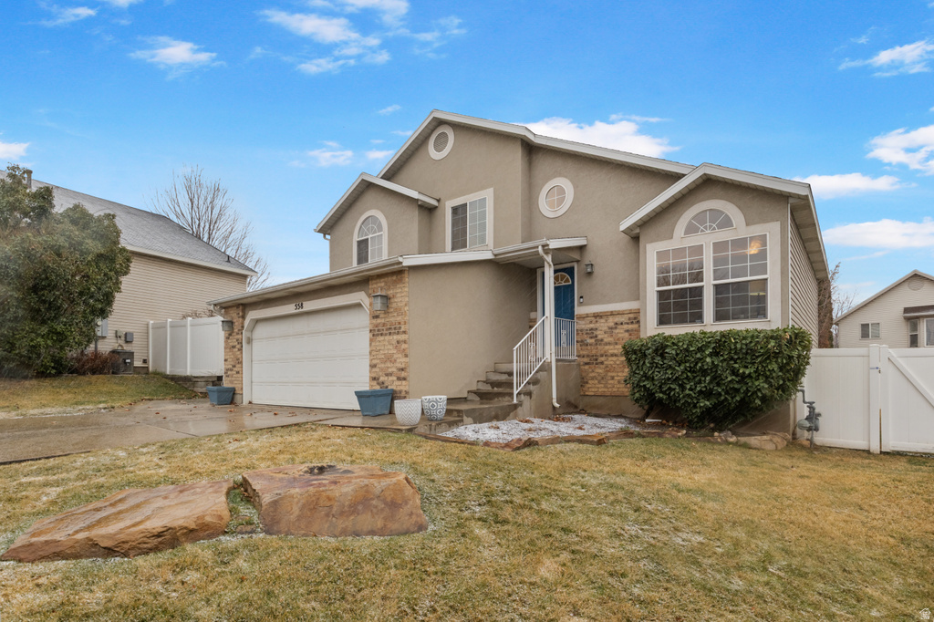558 EASTPOINTE CIR North Salt Lake, UT 84054