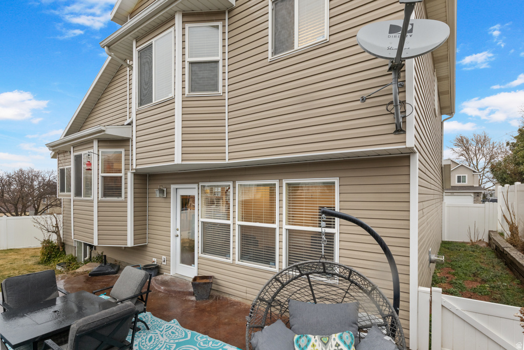 558 EASTPOINTE CIR North Salt Lake, UT 84054