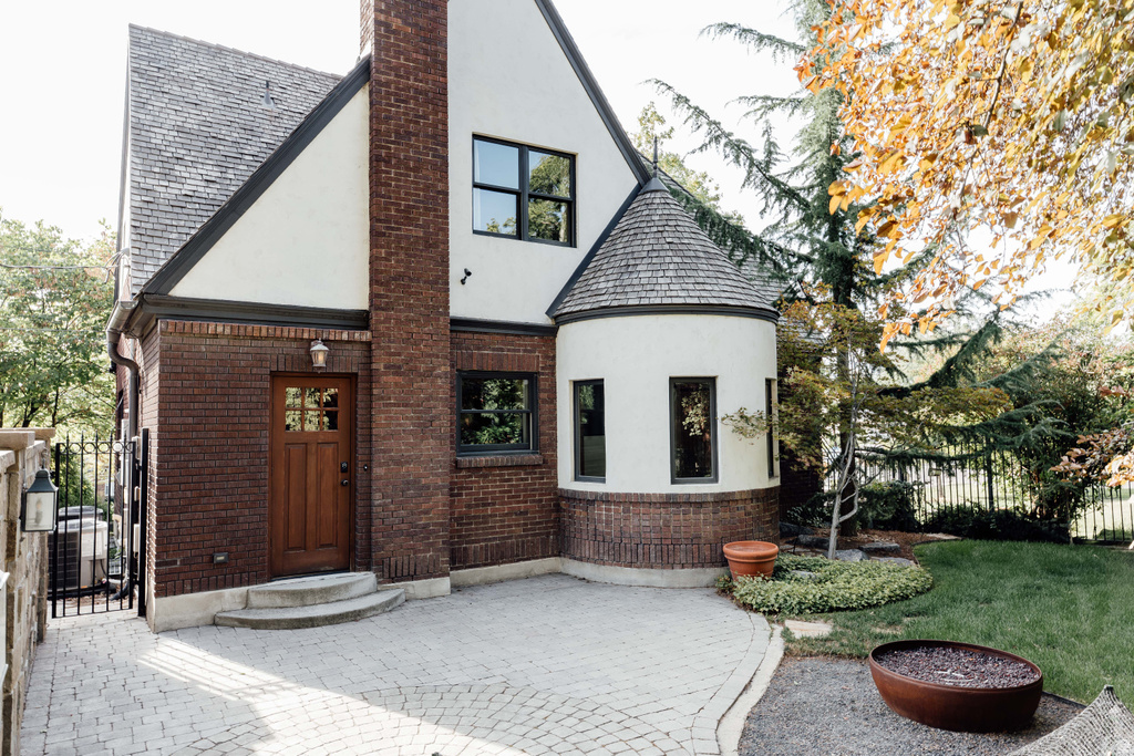 1306 E HARVARD AVE Salt Lake City, UT 84105