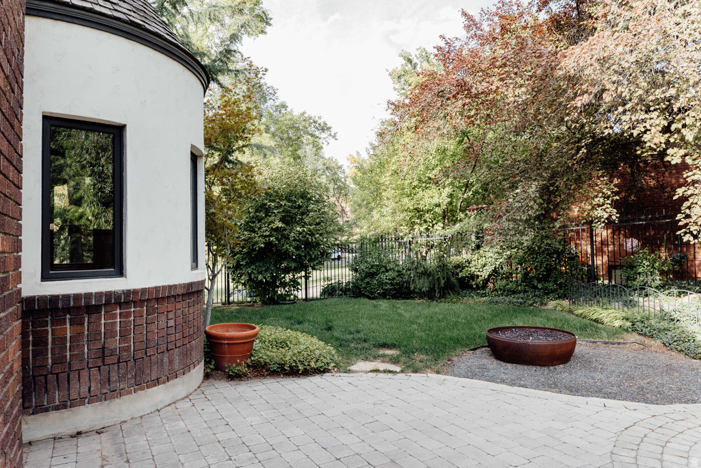 1306 E HARVARD AVE Salt Lake City, UT 84105