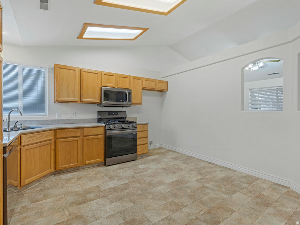 5444 S 4050 W Roy, UT 84067