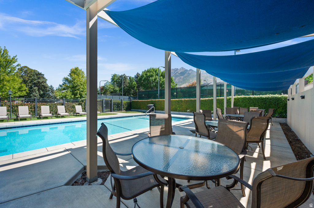 2321 E WRENHAVEN LN Salt Lake City, UT 84121