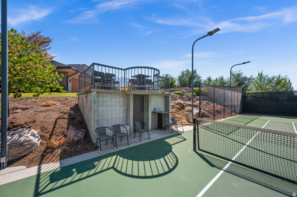 2321 E WRENHAVEN LN Salt Lake City, UT 84121