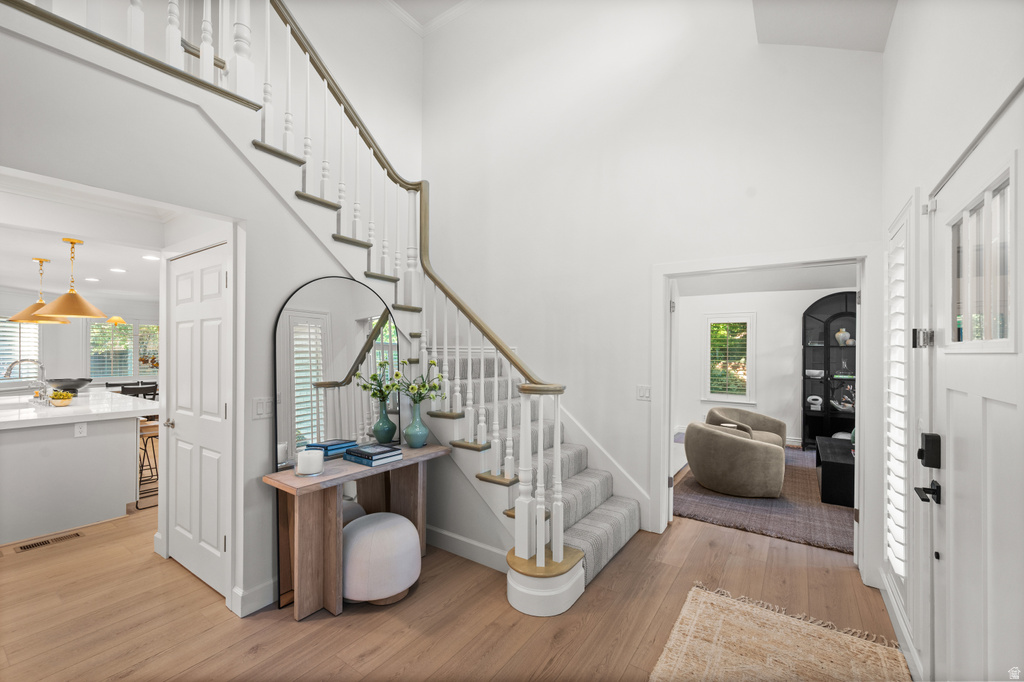 2321 E WRENHAVEN LN Salt Lake City, UT 84121