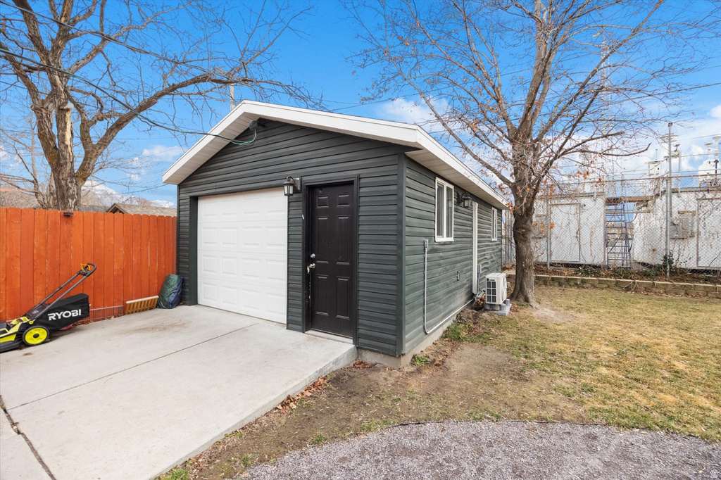 656 E MILTON AVE Salt Lake City, UT 84105