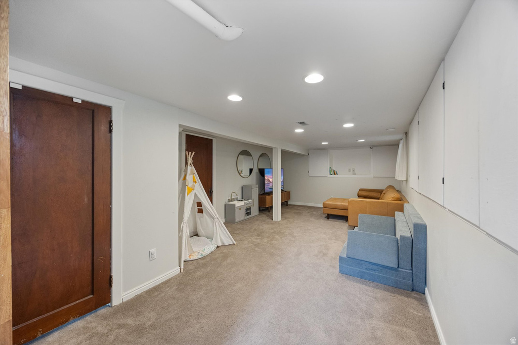 656 E MILTON AVE Salt Lake City, UT 84105