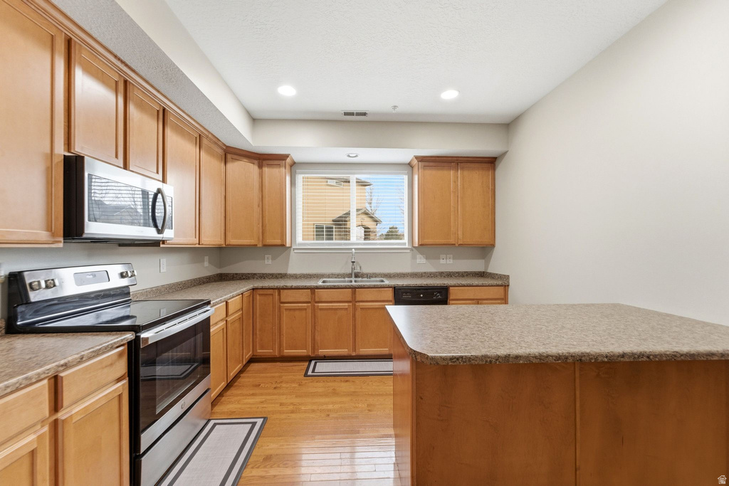 7118 S GREENSAND DR West Jordan, UT 84084