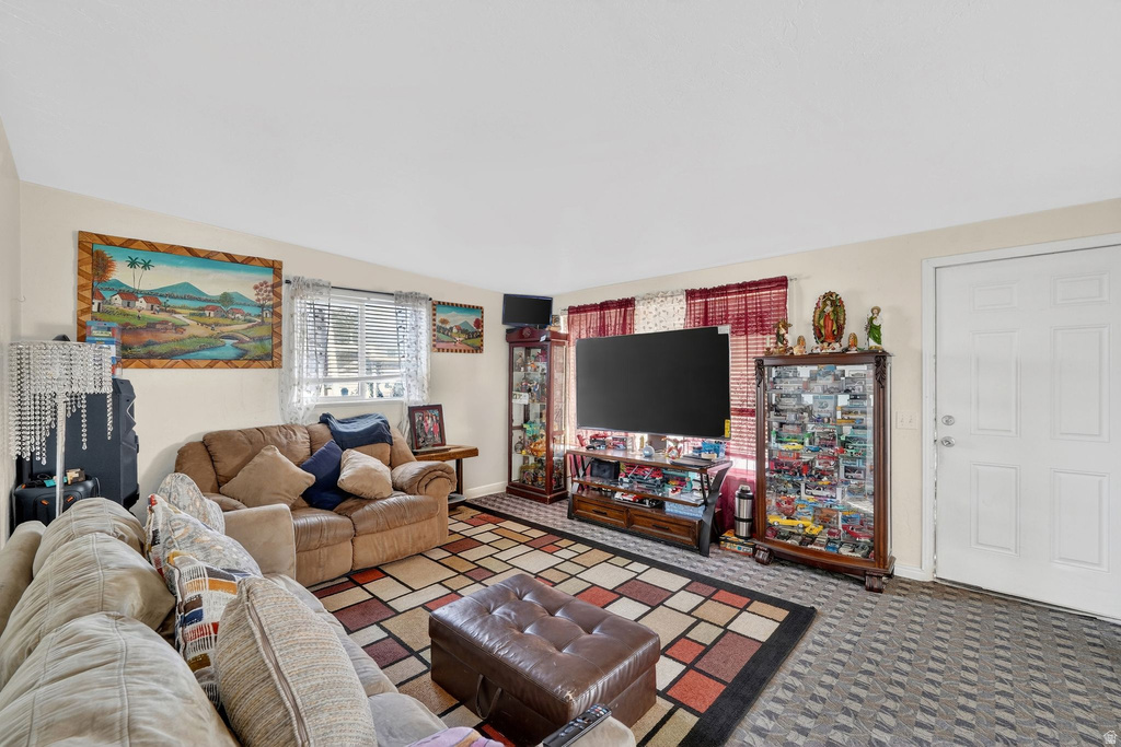 2756 S 3095 W West Valley City, UT 84119