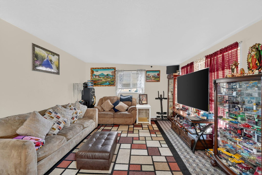 2756 S 3095 W West Valley City, UT 84119