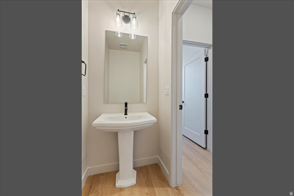 820 W IVYWELL LN #216 North Salt Lake, UT 84054