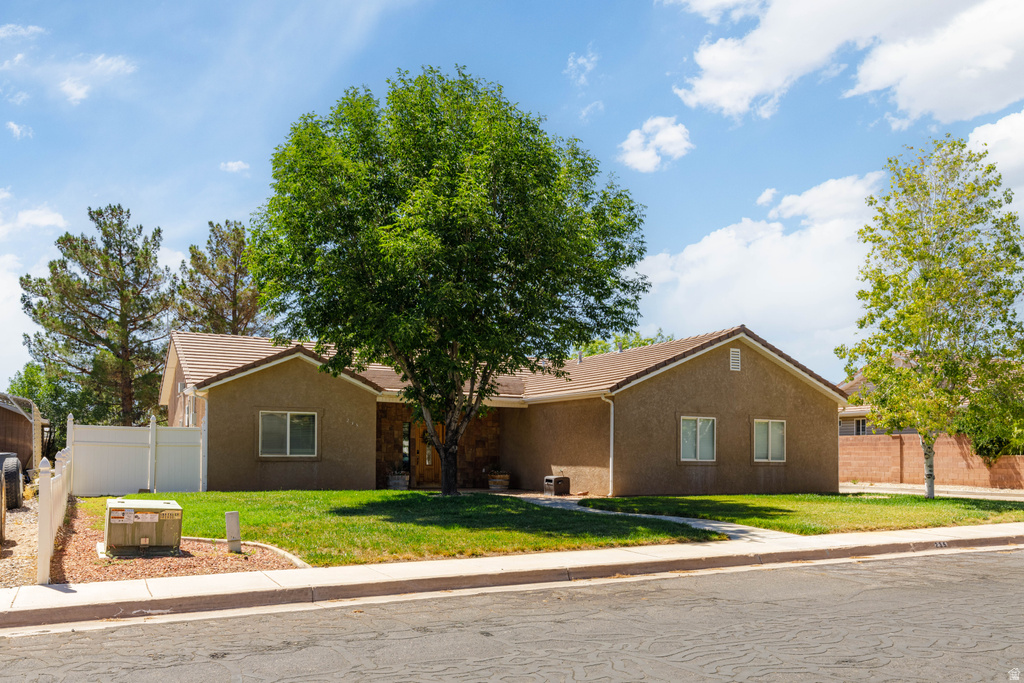 235 N 470 W photo 3