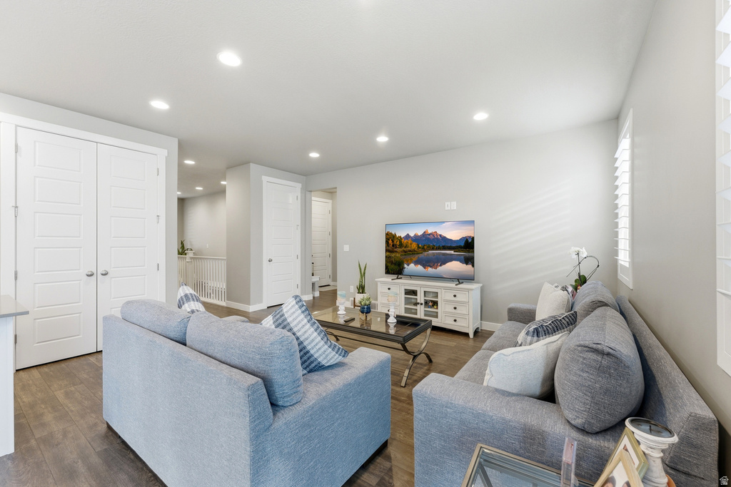 8163 S OAKRIDGE PARK DR West Jordan, UT 84081