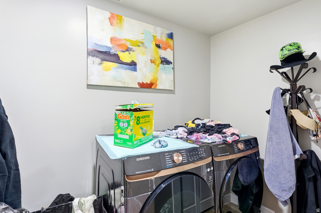 8163 S OAKRIDGE PARK DR West Jordan, UT 84081