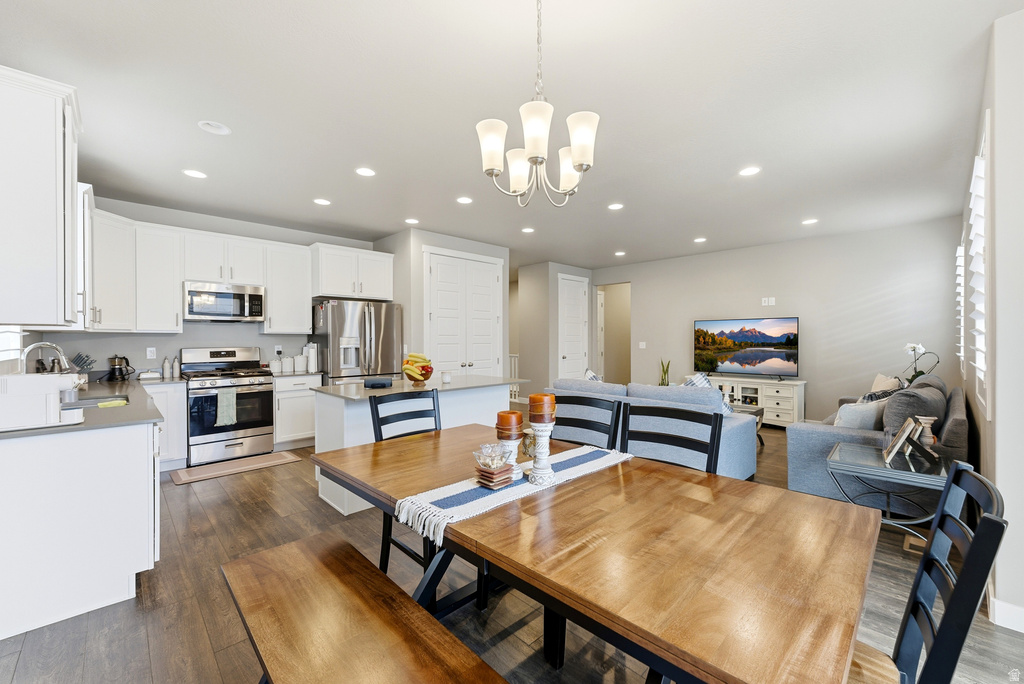 8163 S OAKRIDGE PARK DR West Jordan, UT 84081