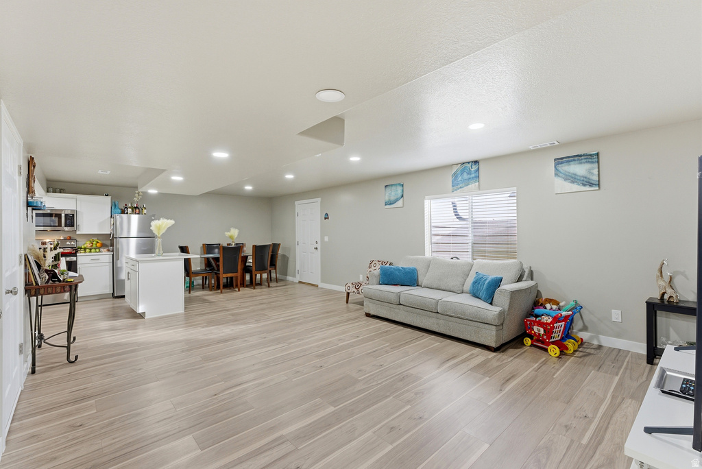 8163 S OAKRIDGE PARK DR West Jordan, UT 84081