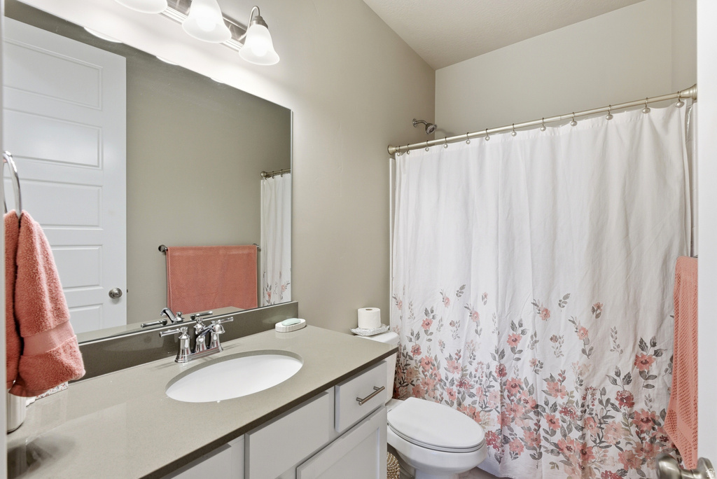 8163 S OAKRIDGE PARK DR West Jordan, UT 84081