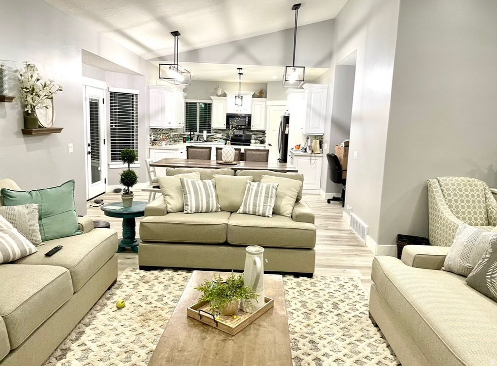 2156 W RIDGELINE RD Stockton, UT 84071