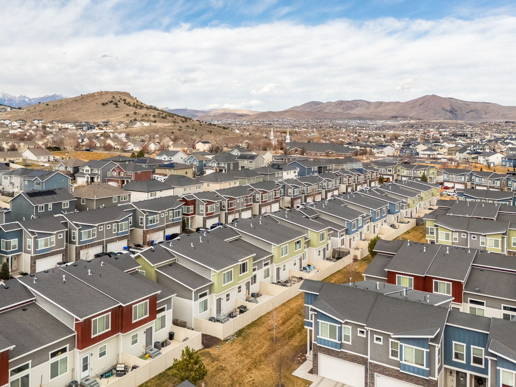 7058 N MOUNTAIN FIELD DR Eagle Mountain, UT 84005