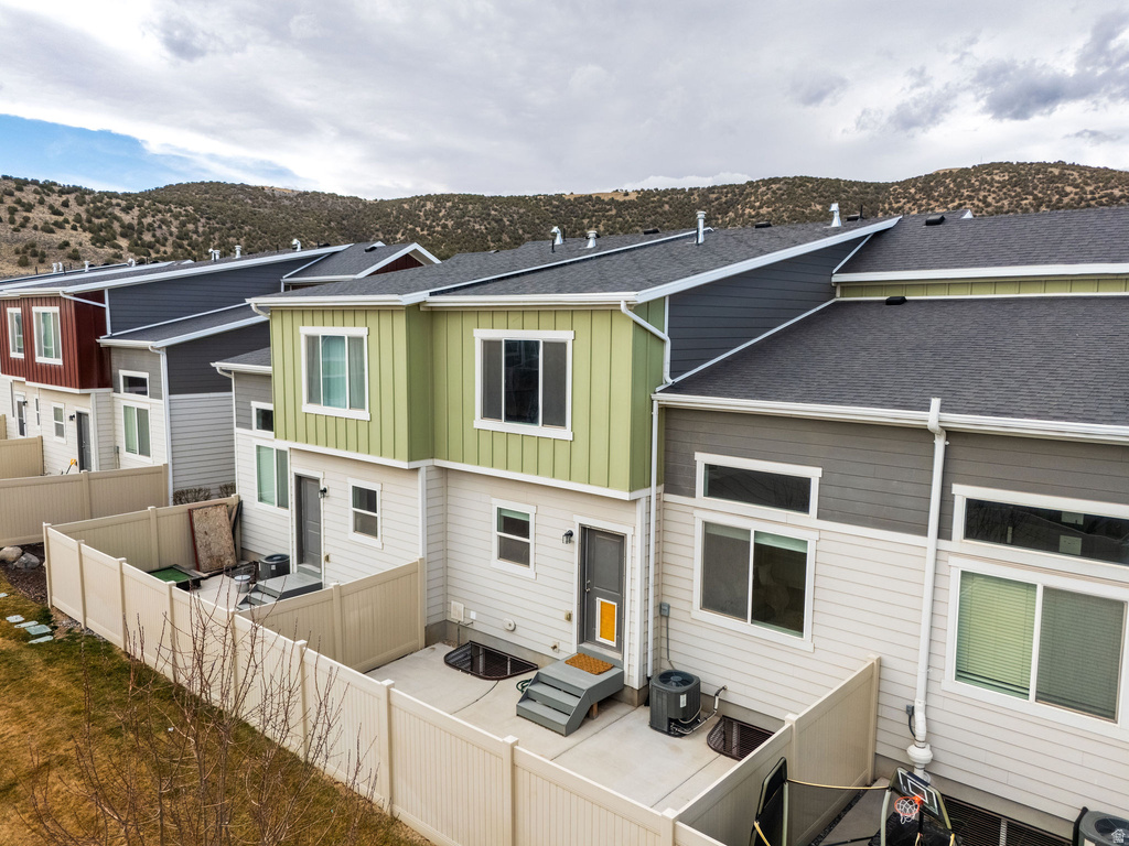 7058 N MOUNTAIN FIELD DR Eagle Mountain, UT 84005