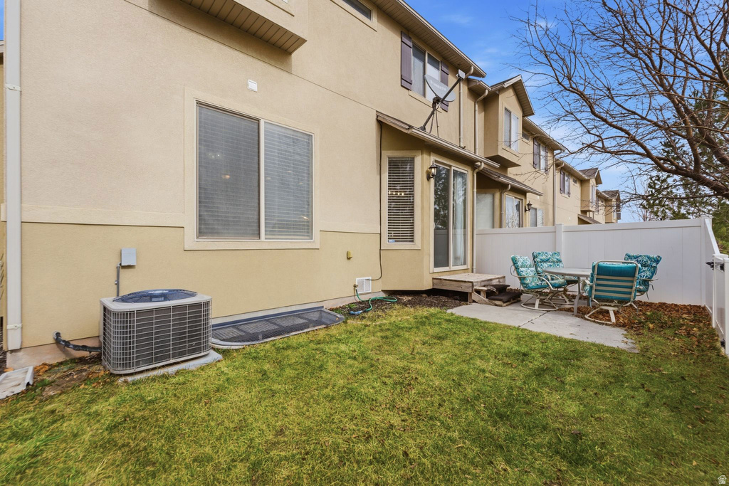 7097 W COTTAGE DR West Jordan, UT 84081